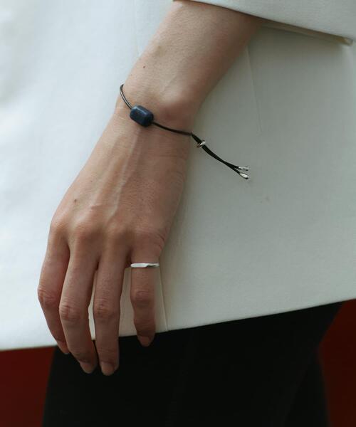 SMELLY（スメリー）の「SMELLY so’　flat surface pinky ring（リング・レディース・シルバー・4）」の5枚目の写真