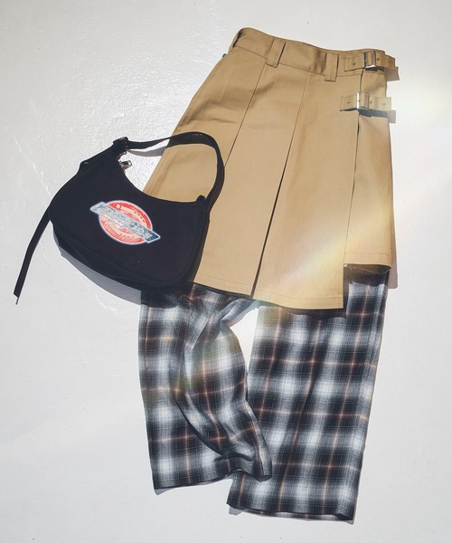 Casselini(キャセリーニ)の「【Dickies × Casselini】ラインストーンロゴショルダーバッグ(ショルダーバッグ・レディース・ブラック/サックスブルー/ブラウン/ベージュ・FREE)」の12枚目の写真