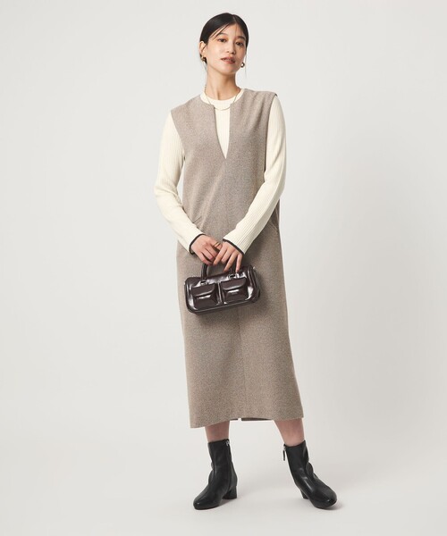 green label relaxing（グリーンレーベルリラクシング）の「【WEB限定】＜at ease＞ソデサキ バイカラー プルオーバー ニット ウォッシャブル（ニット/セーター・レディース・オフホワイト/ダークグレー/ベージュ/イエロー/ロイヤルブルー/ブラック/ライトピンク・FREE）」の8枚目の写真