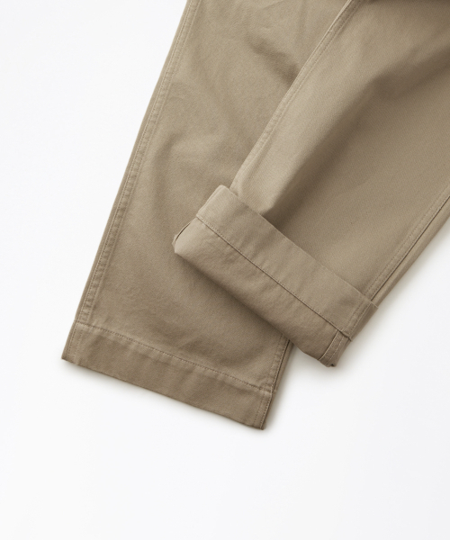 OUTSTANDING（アウトスタンディング）の「OFFICER CHINO PANTS_KHAKI（その他パンツ・レディース・その他・SMALL/MEDIUM/LARGE）」の9枚目の写真