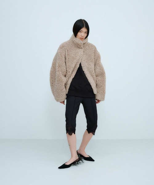 THINGS THAT MATTER(シングス ザット マター)の「IMITATION SHEEP FUR JACKET / イミテーション シープ ファー ジャケット(ブルゾン・レディース・グレイッシュベージュ/ネイビー・FREE)」の5枚目の写真