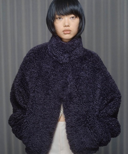 THINGS THAT MATTER(シングス ザット マター)の「IMITATION SHEEP FUR JACKET / イミテーション シープ ファー ジャケット(ブルゾン・レディース・グレイッシュベージュ/ネイビー・FREE)」の12枚目の写真