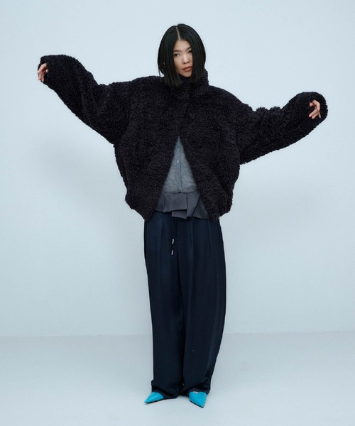 THINGS THAT MATTER(シングス ザット マター)の「IMITATION SHEEP FUR JACKET / イミテーション シープ ファー ジャケット(ブルゾン・レディース・グレイッシュベージュ/ネイビー・FREE)」の9枚目の写真