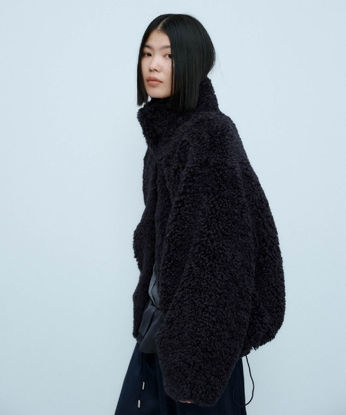THINGS THAT MATTER(シングス ザット マター)の「IMITATION SHEEP FUR JACKET / イミテーション シープ ファー ジャケット(ブルゾン・レディース・グレイッシュベージュ/ネイビー・FREE)」の8枚目の写真