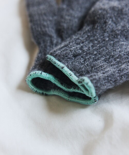 TEMBEA（テンベア）の「TEMBEA × FREAK'S STORE/テンベア × フリークスストア 別注GUNTE WOOL M 別注ウール 手袋 Mサイズ（手袋・メンズ・ライトグレー/ナチュラル/チャコールグレー/グレー・ONE SIZE）」の10枚目の写真
