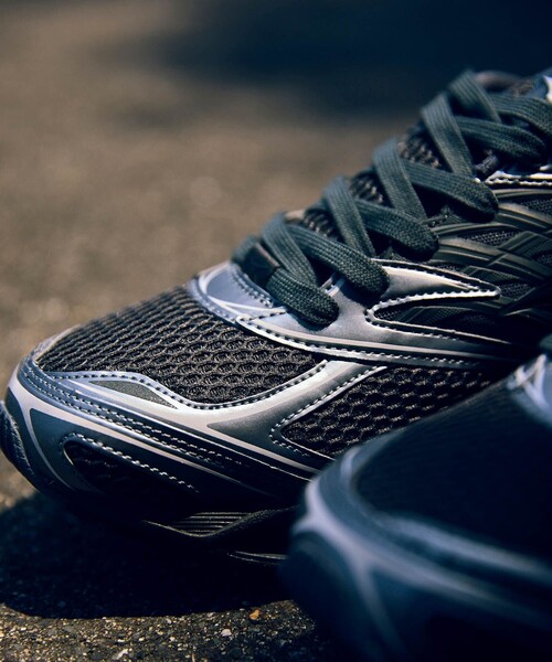 MIZUNO(ミズノ )の「【MIZUNO(ミズノ)】WAVE PROPHECY LS(スニーカー・レディース・オフホワイト/ブラック・25/24/23)」の5枚目の写真