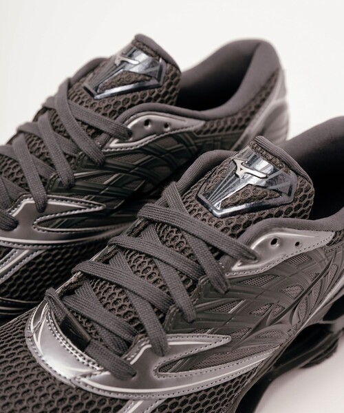 MIZUNO(ミズノ )の「【MIZUNO(ミズノ)】WAVE PROPHECY LS(スニーカー・レディース・オフホワイト/ブラック・25/24/23)」の17枚目の写真