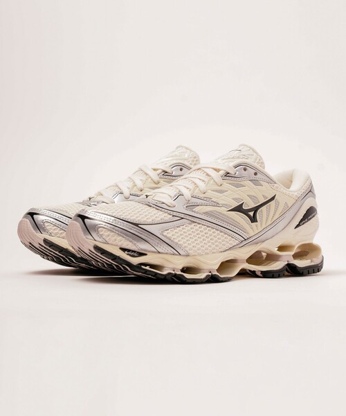 MIZUNO(ミズノ )の「【MIZUNO(ミズノ)】WAVE PROPHECY LS(スニーカー・レディース・オフホワイト/ブラック・25/24/23)」の18枚目の写真