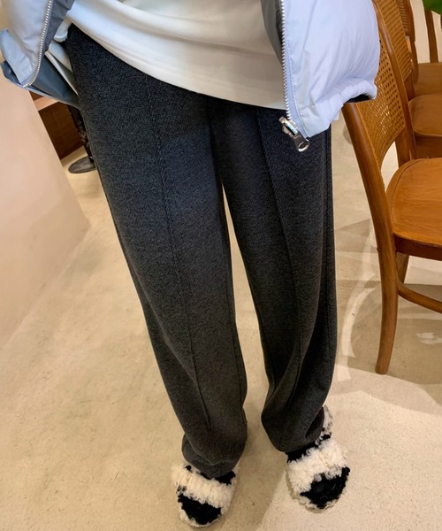 by LEGNA（バイレグナ）の「裏起毛ピンタックヘリンボーンワイドパンツ（その他パンツ・レディース・ブラック/ベージュ・MEDIUM/LARGE/X-LARGE）」の4枚目の写真