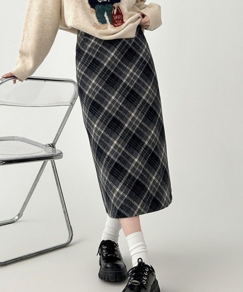 SPIGA(スピーガ)の「バイアスチェックロングスカート(スカート・レディース・ブラック/ブラウン・SMALL/MEDIUM/LARGE/X-LARGE)」の4枚目の写真