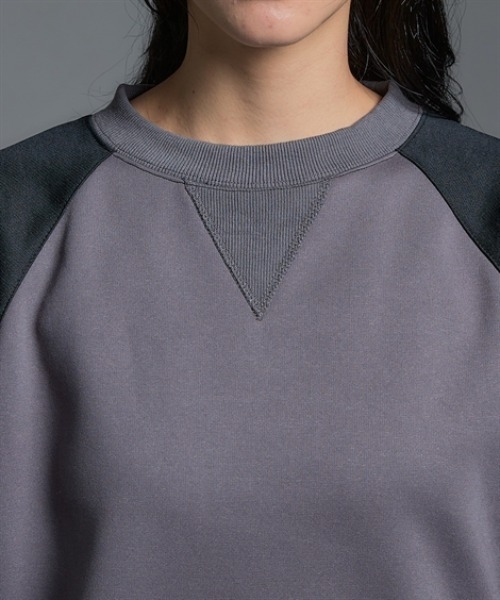 Soiunique（スワユニーク）の「【裏起毛】 オーバーサイズ配色切替プルオーバー ［Soiunique］（Tシャツ/カットソー・レディース・グリーン系/グレー系・M～Ｌ/L～LL）」の8枚目の写真