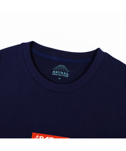 ASTRAL PROJECTION（アストラルプロジェクション）の「エイピースタジオ オーバーサイズ ロングスリーブTシャツ_ネイビー（Tシャツ/カットソー・メンズ・その他・LARGE/MEDIUM/XX-LARGE/X-LARGE）」の3枚目の写真
