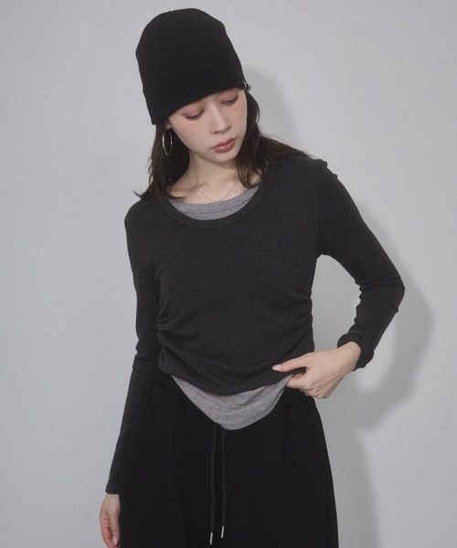 ENVYM(アンビー)の「サイドシャーリングレイヤードトップス(Tシャツ/カットソー・レディース・ブラウン/ネイビー/グレー・FREE)」の7枚目の写真