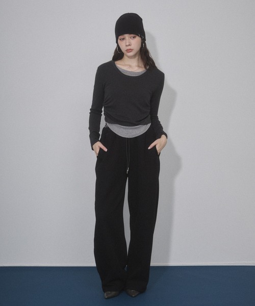 ENVYM(アンビー)の「サイドシャーリングレイヤードトップス(Tシャツ/カットソー・レディース・ブラウン/ネイビー/グレー・FREE)」の10枚目の写真