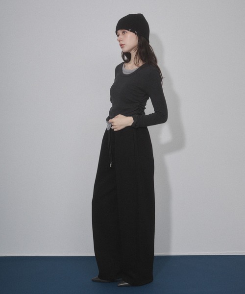 ENVYM(アンビー)の「サイドシャーリングレイヤードトップス(Tシャツ/カットソー・レディース・ブラウン/ネイビー/グレー・FREE)」の9枚目の写真