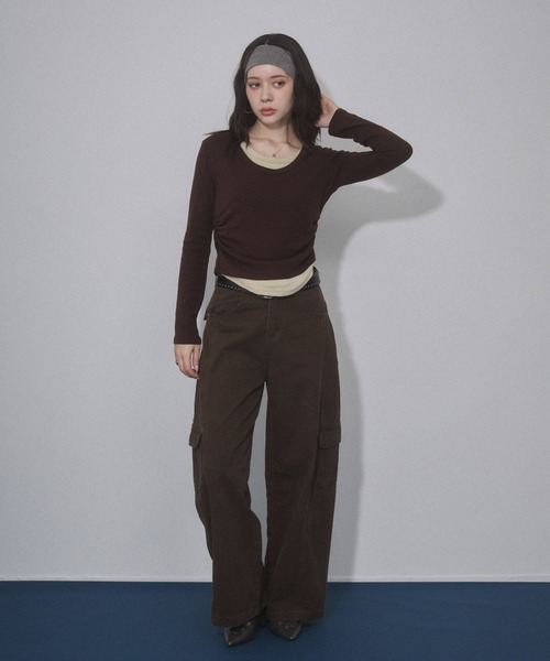 ENVYM(アンビー)の「サイドシャーリングレイヤードトップス(Tシャツ/カットソー・レディース・ブラウン/ネイビー/グレー・FREE)」の20枚目の写真