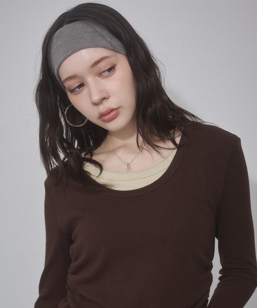 ENVYM(アンビー)の「サイドシャーリングレイヤードトップス(Tシャツ/カットソー・レディース・ブラウン/ネイビー/グレー・FREE)」の12枚目の写真