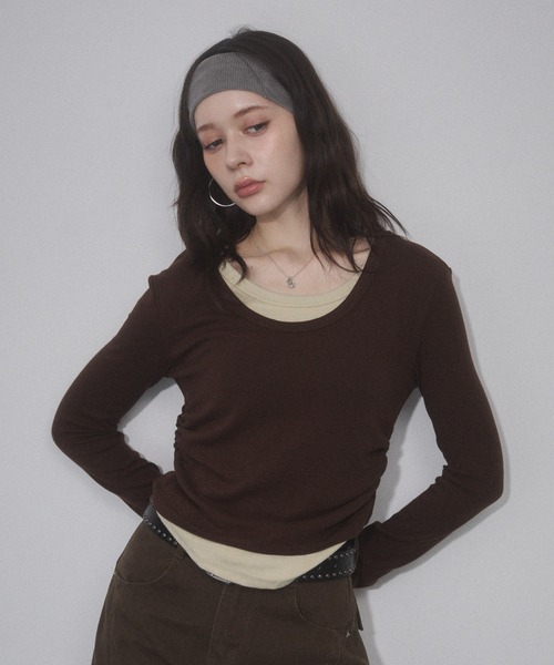 ENVYM(アンビー)の「サイドシャーリングレイヤードトップス(Tシャツ/カットソー・レディース・ブラウン/ネイビー/グレー・FREE)」の13枚目の写真