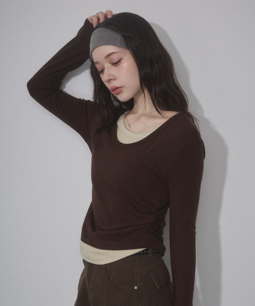 ENVYM(アンビー)の「サイドシャーリングレイヤードトップス(Tシャツ/カットソー・レディース・ブラウン/ネイビー/グレー・FREE)」の17枚目の写真