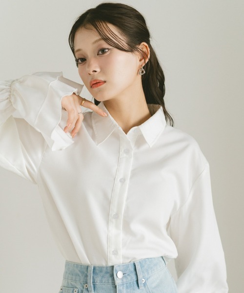 VANNIE U（ヴァニーユー）の「フリルキャンディースリーブショートシャツ（シャツ/ブラウス・レディース・ブルー/ストライプ/ホワイト・FREE）」の4枚目の写真