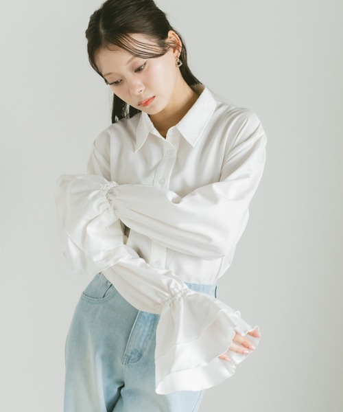 VANNIE U（ヴァニーユー）の「フリルキャンディースリーブショートシャツ（シャツ/ブラウス・レディース・ブルー/ストライプ/ホワイト・FREE）」の5枚目の写真