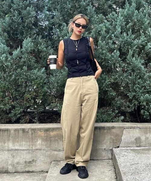 THAT'S IT（ザッツイット）の「カーブドワイドコットンデニムパンツ[ベージュ]（デニムパンツ・レディース・ベージュ・LARGE/X-LARGE/MEDIUM）」の14枚目の写真