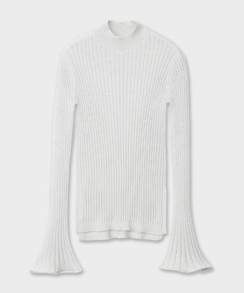 CINOH（チノ）の「CASHMERE SILK TIGHT KNIT（ニット/セーター・レディース・ライトグレー・38）」の2枚目の写真