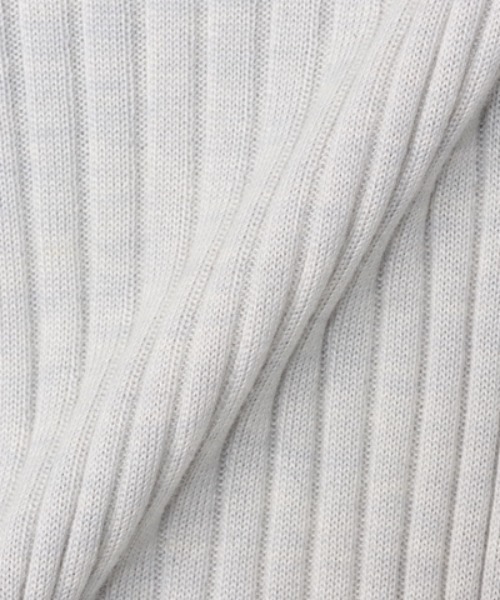 CINOH（チノ）の「CASHMERE SILK TIGHT KNIT（ニット/セーター・レディース・ライトグレー・38）」の4枚目の写真