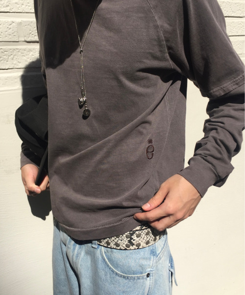 eastserviceshop(イーストサービスショップ)の「ダブルスリーブラグランTシャツ - ロージーグレー(Tシャツ/カットソー・レディース・グレー・SMALL/MEDIUM/X-SMALL)」の1枚目の写真