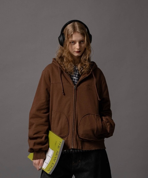 CIVVY.（シヴィ―）の「Cut-off Short Zip Hoodie - カットオフショートジップパーカー -（パーカー・メンズ・ブラウン/グレー・LARGE/MEDIUM）」の14枚目の写真