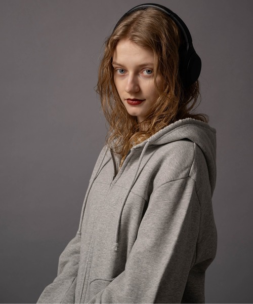 CIVVY.（シヴィ―）の「Cut-off Short Zip Hoodie - カットオフショートジップパーカー -（パーカー・メンズ・ブラウン/グレー・LARGE/MEDIUM）」の5枚目の写真