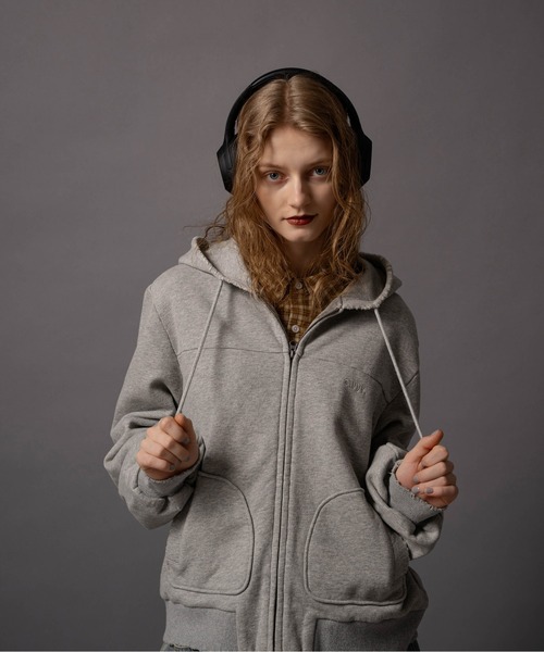 CIVVY.（シヴィ―）の「Cut-off Short Zip Hoodie - カットオフショートジップパーカー -（パーカー・メンズ・ブラウン/グレー・LARGE/MEDIUM）」の6枚目の写真