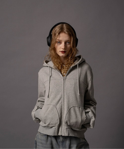 CIVVY.（シヴィ―）の「Cut-off Short Zip Hoodie - カットオフショートジップパーカー -（パーカー・メンズ・ブラウン/グレー・LARGE/MEDIUM）」の7枚目の写真