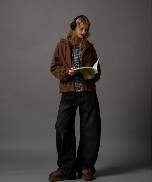 CIVVY.（シヴィ―）の「Cut-off Short Zip Hoodie - カットオフショートジップパーカー -（パーカー・メンズ・ブラウン/グレー・LARGE/MEDIUM）」の21枚目の写真