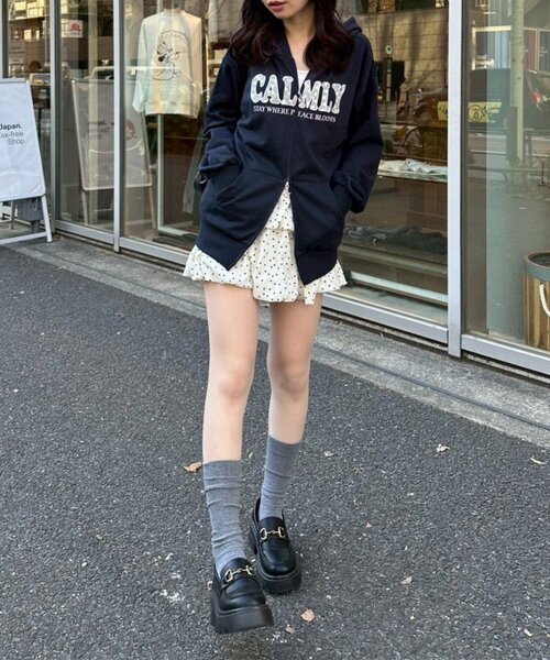 continuer de NICE CLAUP(コンティニューデナイスクラップ)の「レースロゴ丈違いパーカー(パーカー・レディース・ネイビー/トップグレー/ピンク・MEDIUM/SMALL)」の11枚目の写真