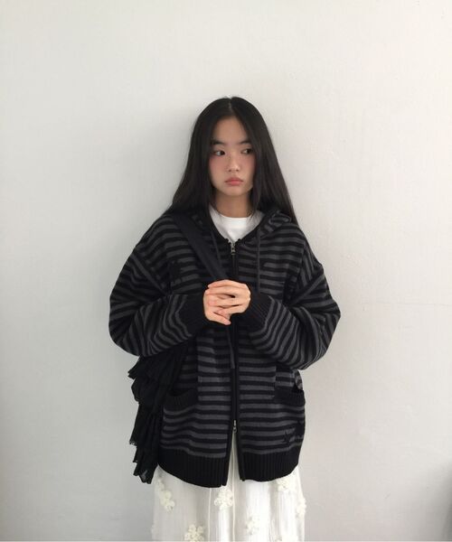 ISTKUNST(イストクンスト)の「STAR STRIPE KNIT HOOD ZIP UP_BLACK(IK2FFMK681A)(パーカー・レディース・ブラック・L/M/S)」の7枚目の写真