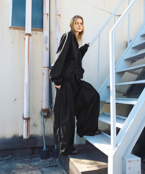 ROCHEM(ローシェン)の「【セットアップ対応】パイピングデザインダブルジップトラックジャケット【短丈】(その他アウター・メンズ・グレー/ブラック・S/M/L/XS)」の15枚目の写真