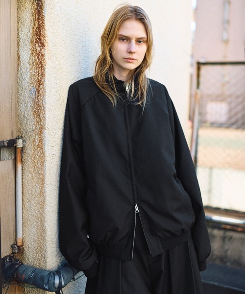 ROCHEM(ローシェン)の「【セットアップ対応】パイピングデザインダブルジップトラックジャケット【短丈】(その他アウター・メンズ・グレー/ブラック・S/M/L/XS)」の3枚目の写真