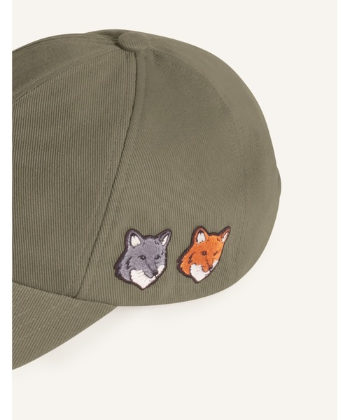 Maison Kitsune(メゾンキツネ)の「DOUBLE FOX HEAD FADED CAP(キャップ・メンズ・スモークピンク/カーキ・U)」の6枚目の写真