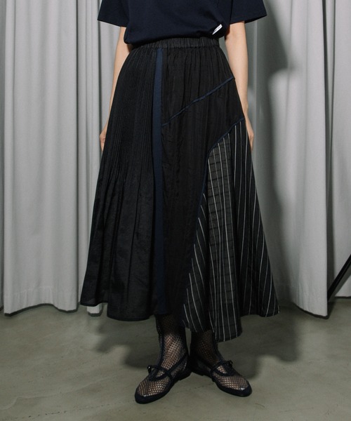 MARECHAL TERRE（マルシャルテル）の「切替えプリーツスカート（スカート・レディース・イエロー/ブラック/オフホワイト/ネイビー・MEDIUM）」の2枚目の写真