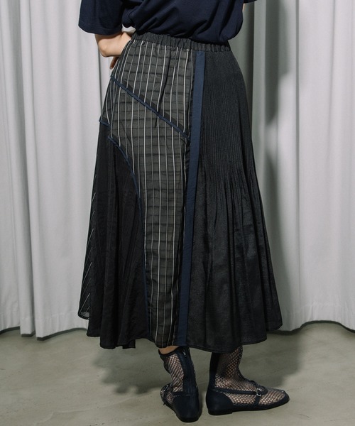 MARECHAL TERRE（マルシャルテル）の「切替えプリーツスカート（スカート・レディース・イエロー/ブラック/オフホワイト/ネイビー・MEDIUM）」の10枚目の写真