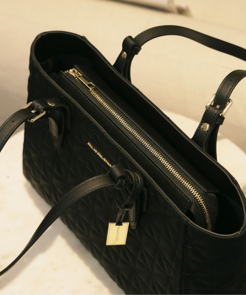 JILL by JILL STUART（ジルバイジルスチュアート）の「キルティングA4トートバッグ（トートバッグ・レディース・ピンク/ブラック・FREE）」の5枚目の写真