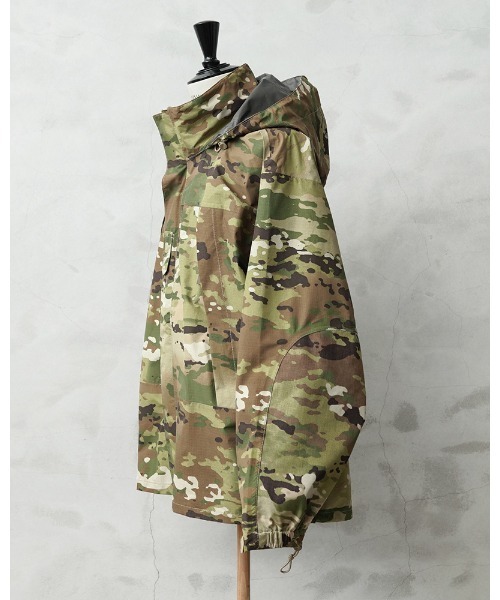 MILITARY(ミリタリー)の「実物 新品 デッドストック 米軍 ECWCS GEN3 LEVEL6 GORE-TEX ジャケット OCP スコーピオンW2(ミリタリージャケット・メンズ・グリーン系その他・M-Regular)」の2枚目の写真