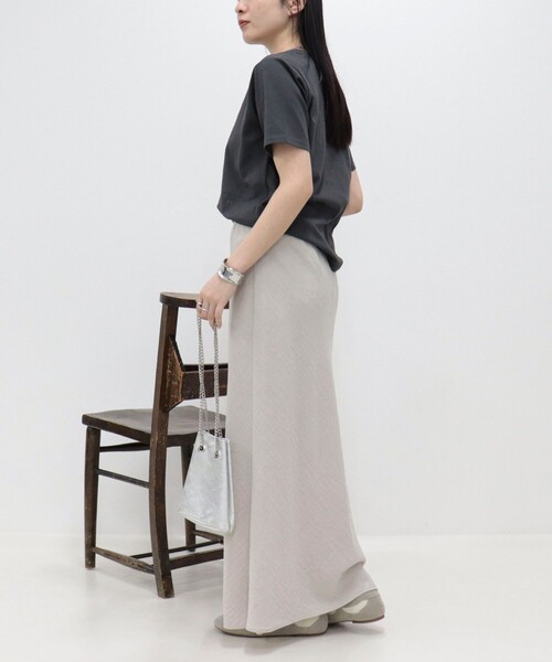 fredy emue(フレディエミュ)の「汗ジミ軽減天竺BasicTシャツ(Tシャツ/カットソー・レディース・ブラウン系その他/ライトグレー/ベージュ系その他/チャコールグレー/オフホワイト・38)」の7枚目の写真