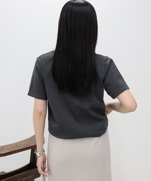 fredy emue(フレディエミュ)の「汗ジミ軽減天竺BasicTシャツ(Tシャツ/カットソー・レディース・ブラウン系その他/ライトグレー/ベージュ系その他/チャコールグレー/オフホワイト・38)」の13枚目の写真