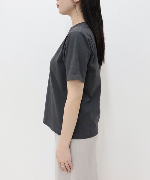 fredy emue(フレディエミュ)の「汗ジミ軽減天竺BasicTシャツ(Tシャツ/カットソー・レディース・ブラウン系その他/ライトグレー/ベージュ系その他/チャコールグレー/オフホワイト・38)」の17枚目の写真
