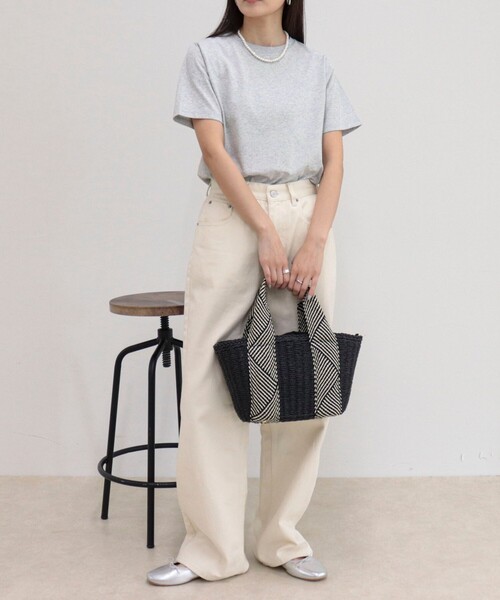 fredy emue(フレディエミュ)の「汗ジミ軽減天竺BasicTシャツ(Tシャツ/カットソー・レディース・ブラウン系その他/ライトグレー/ベージュ系その他/チャコールグレー/オフホワイト・38)」の11枚目の写真