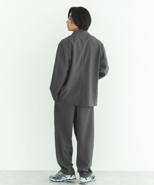 CRAFT STANDARD BOUTIQUE(クラフトスタンダードブティック)の「イージーケア/吸水速乾/UVカット/ 上下セットアップ(セットアップ・メンズ・チャコールグレー/ブラック・L/M)」の15枚目の写真