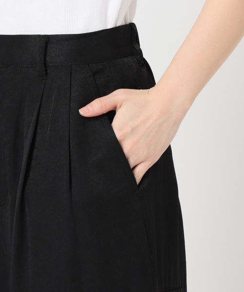 U by SPICK&SPAN(ユーバイスピックアンドスパン)の「フェードサテンカーゴスラックス(カーゴパンツ・レディース・ブラック/モカ・36/38)」の19枚目の写真