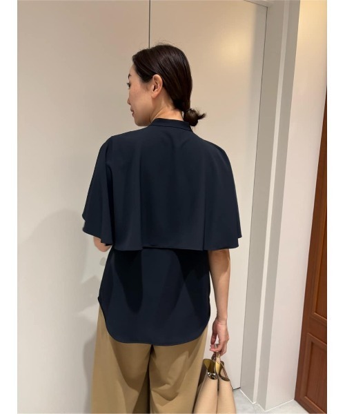 ESTNATION(エストネーション)の「ESTNATION / ケープライクブラウス(シャツ/ブラウス・レディース・アイボリー/ネイビー・38/36)」の21枚目の写真